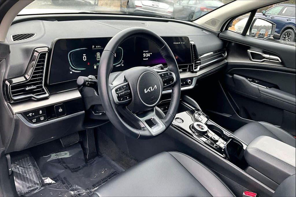 used 2025 Kia Sportage Hybrid car, priced at $30,500