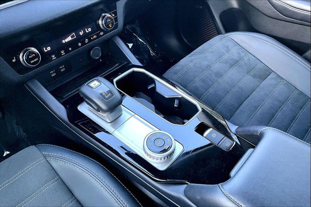 used 2025 Mitsubishi Outlander car, priced at $28,173