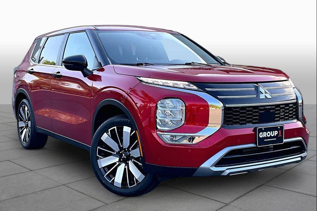 used 2025 Mitsubishi Outlander car, priced at $28,173