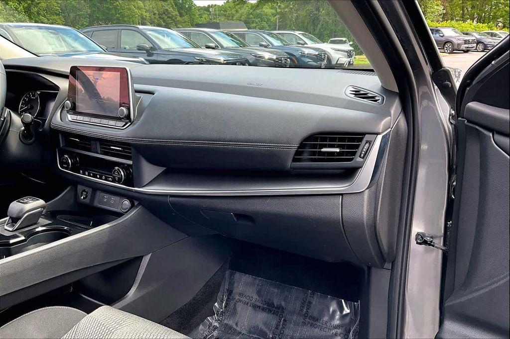used 2025 Nissan Rogue car, priced at $25,002