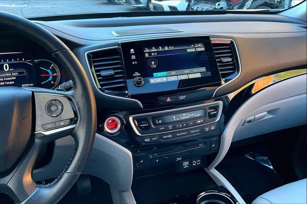 used 2021 Honda Pilot car, priced at $25,000