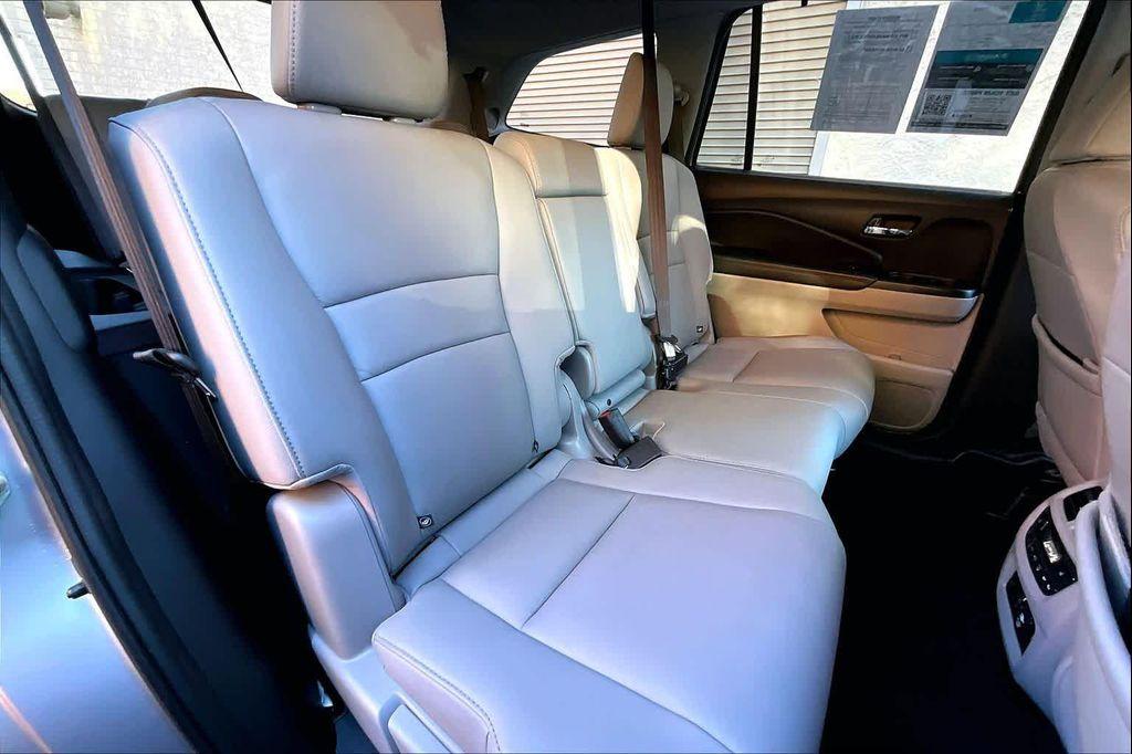 used 2021 Honda Pilot car, priced at $25,000