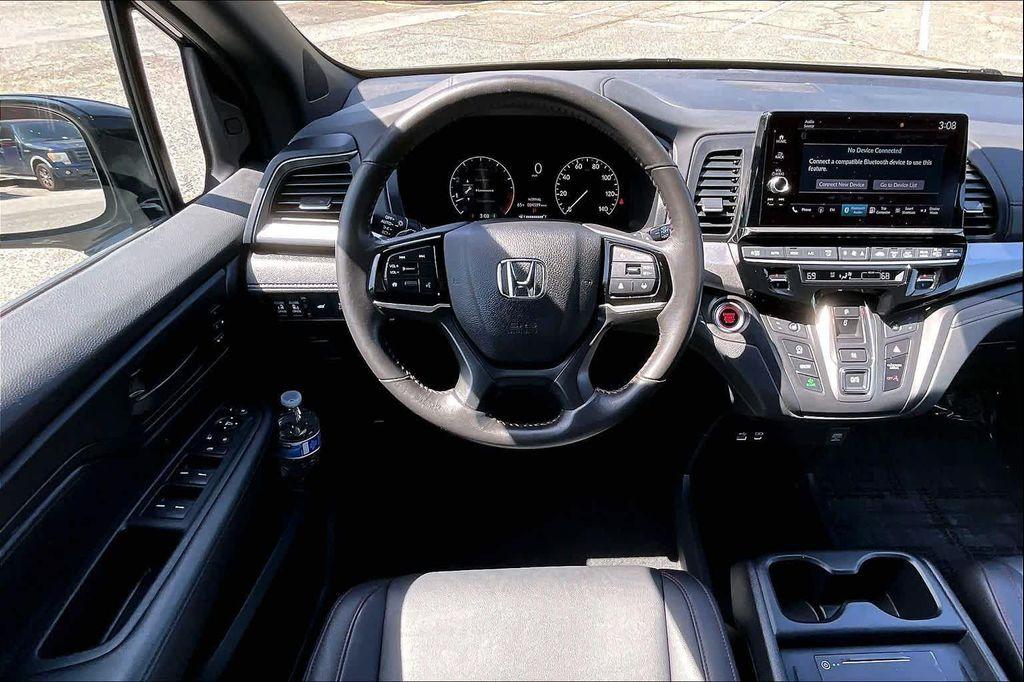 used 2025 Honda Odyssey car, priced at $38,061