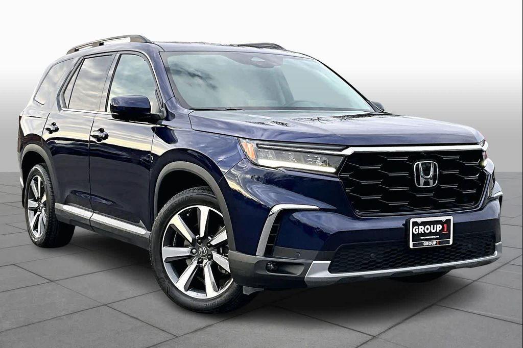 used 2023 Honda Pilot car, priced at $40,995
