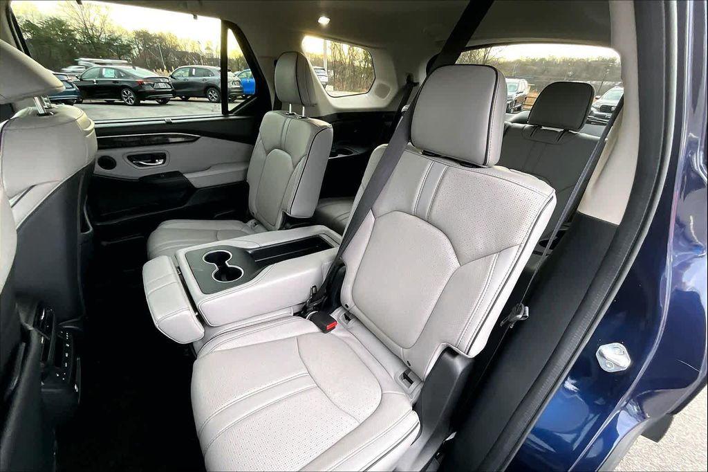 used 2023 Honda Pilot car, priced at $40,995