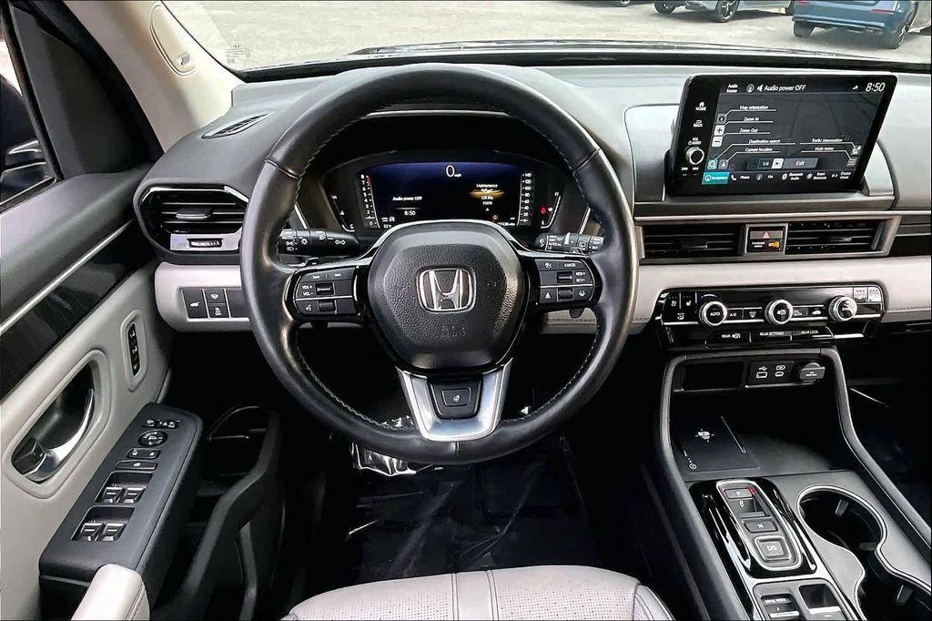 used 2023 Honda Pilot car, priced at $40,995