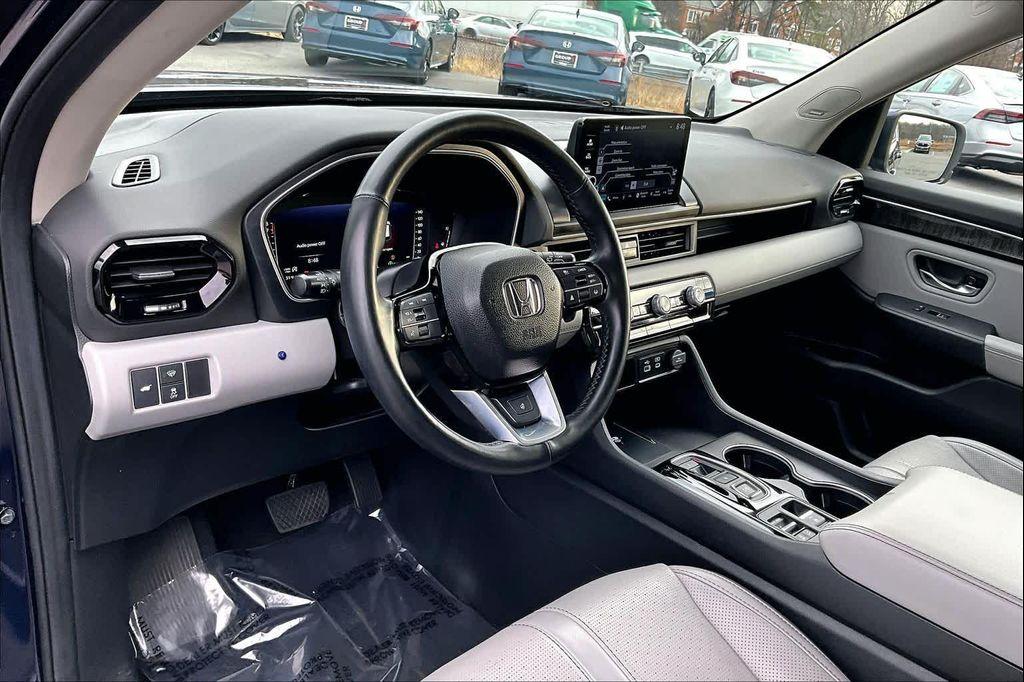 used 2023 Honda Pilot car, priced at $40,995