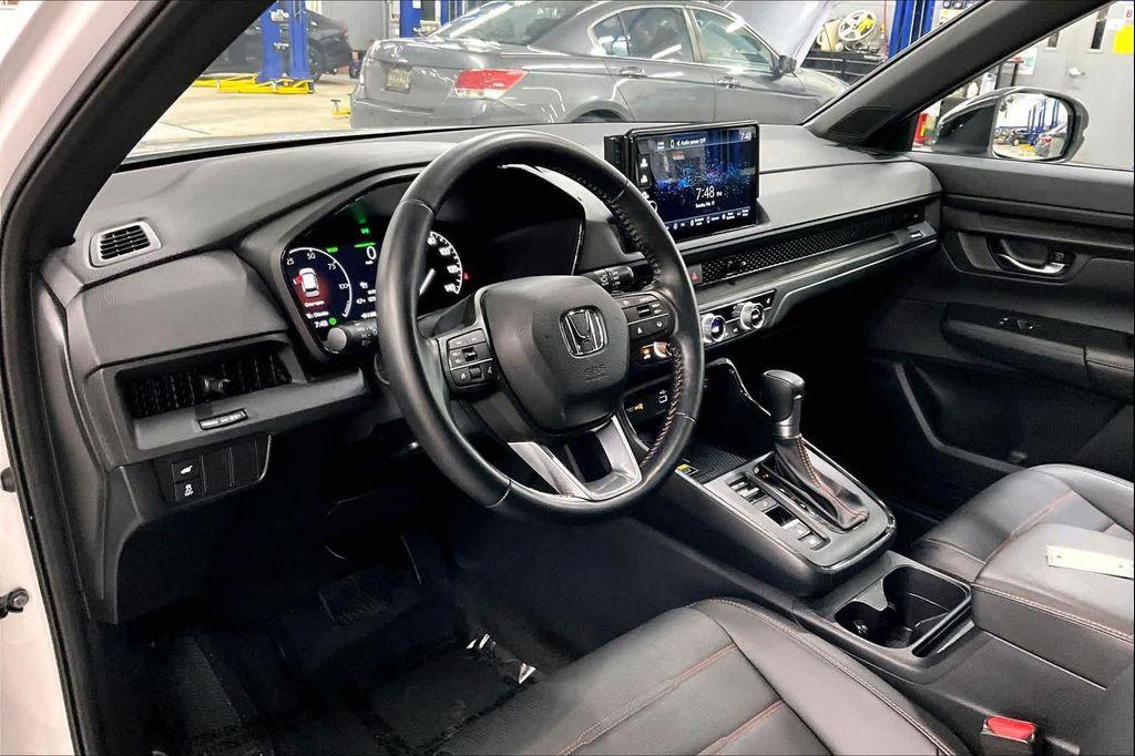 used 2025 Honda CR-V Hybrid car, priced at $36,364