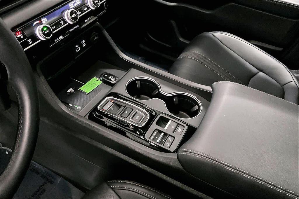 used 2025 Honda Pilot car, priced at $44,850