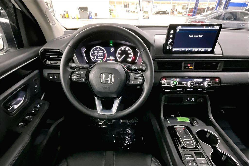 used 2025 Honda Pilot car, priced at $44,850