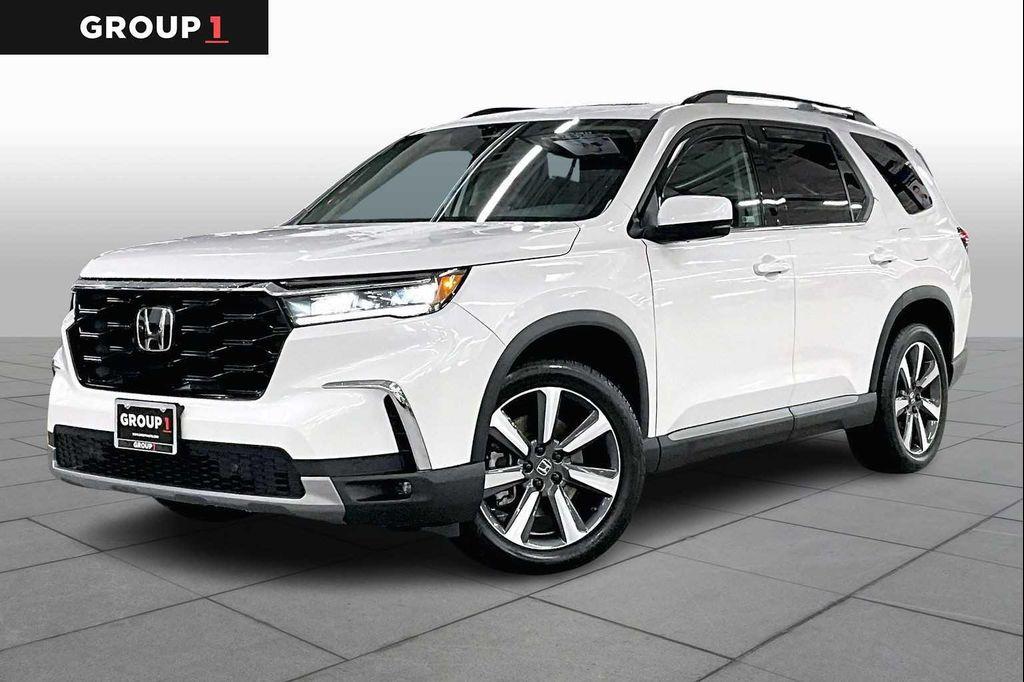used 2025 Honda Pilot car, priced at $44,850