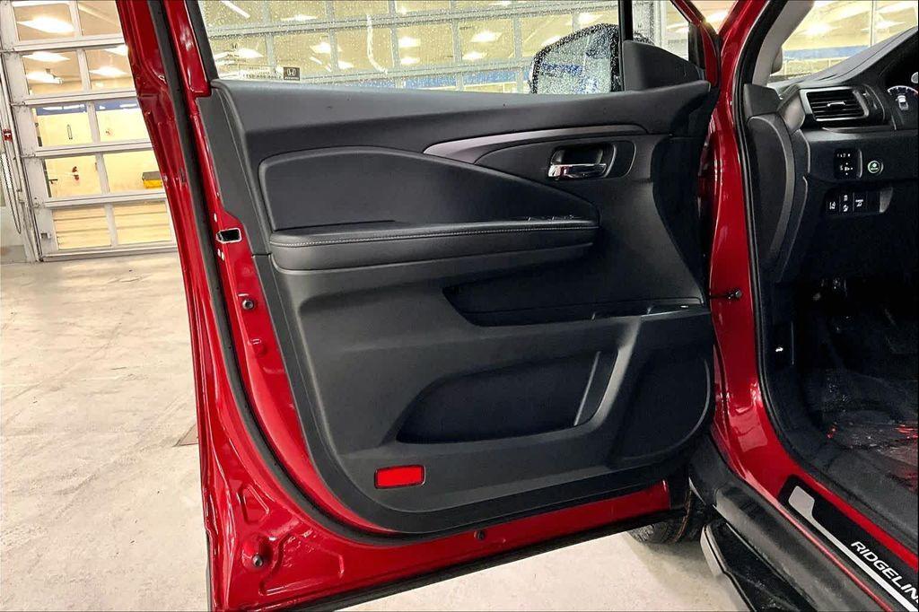 used 2024 Honda Ridgeline car, priced at $31,000