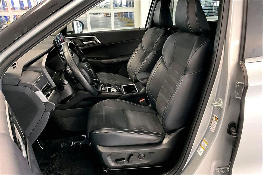 used 2024 Mitsubishi Outlander car, priced at $24,500