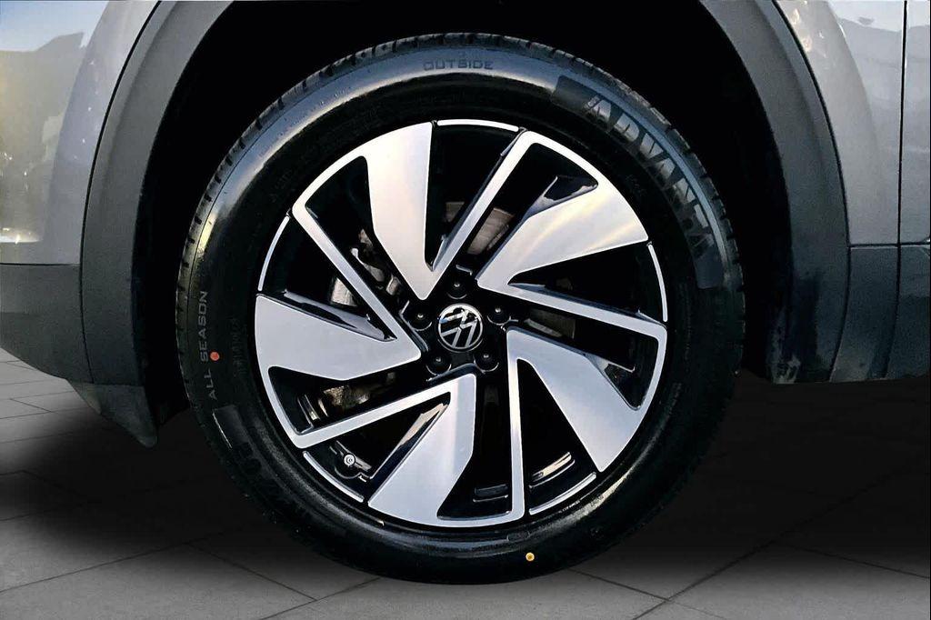 used 2025 Volkswagen Atlas car, priced at $33,822