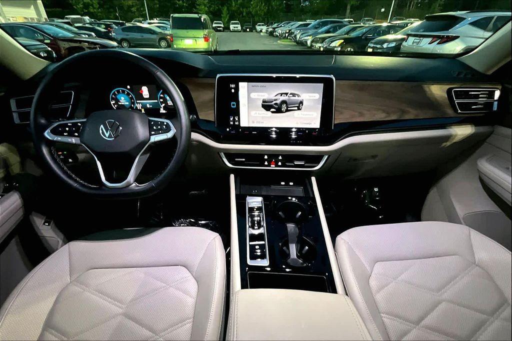 used 2025 Volkswagen Atlas car, priced at $33,822