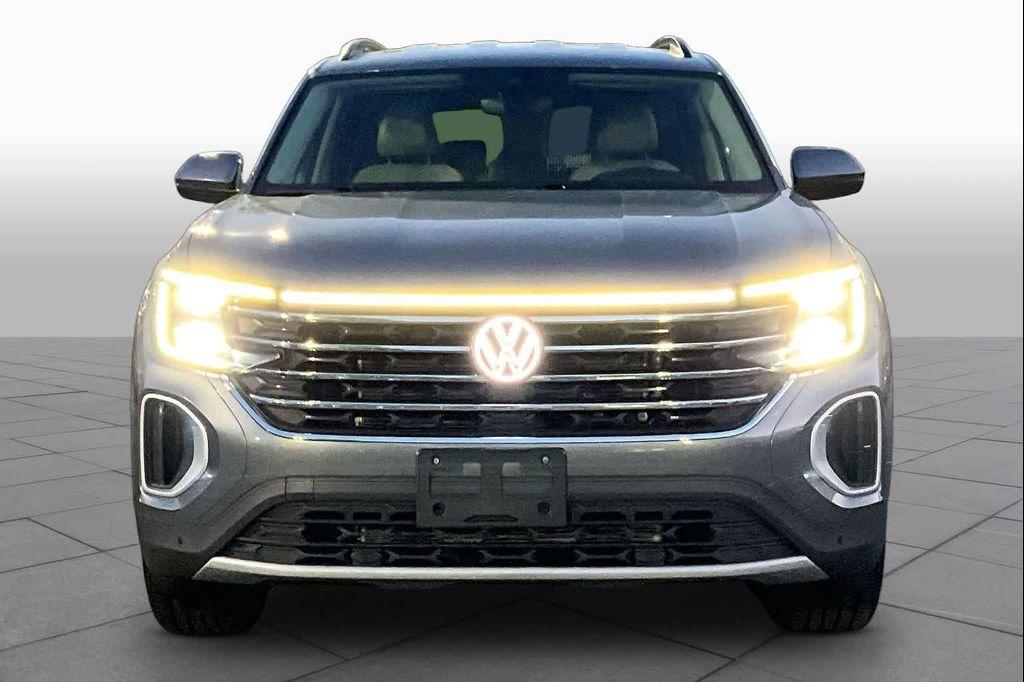 used 2025 Volkswagen Atlas car, priced at $33,822