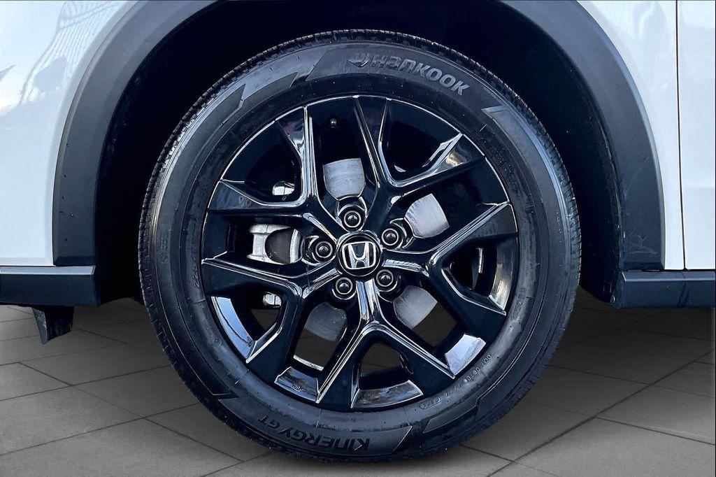 used 2025 Honda HR-V car, priced at $26,995