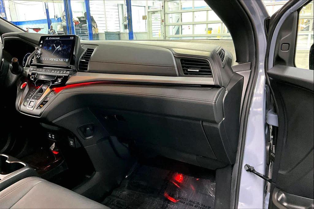 used 2025 Honda Odyssey car, priced at $36,991