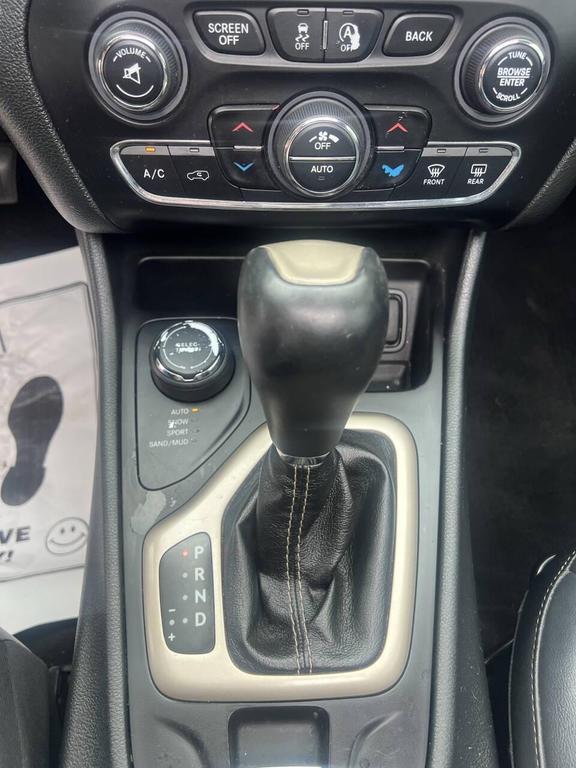 used 2015 Jeep Cherokee car, priced at $9,995