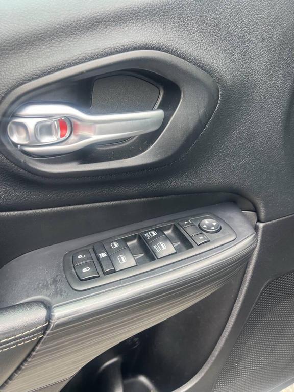 used 2015 Jeep Cherokee car, priced at $9,995