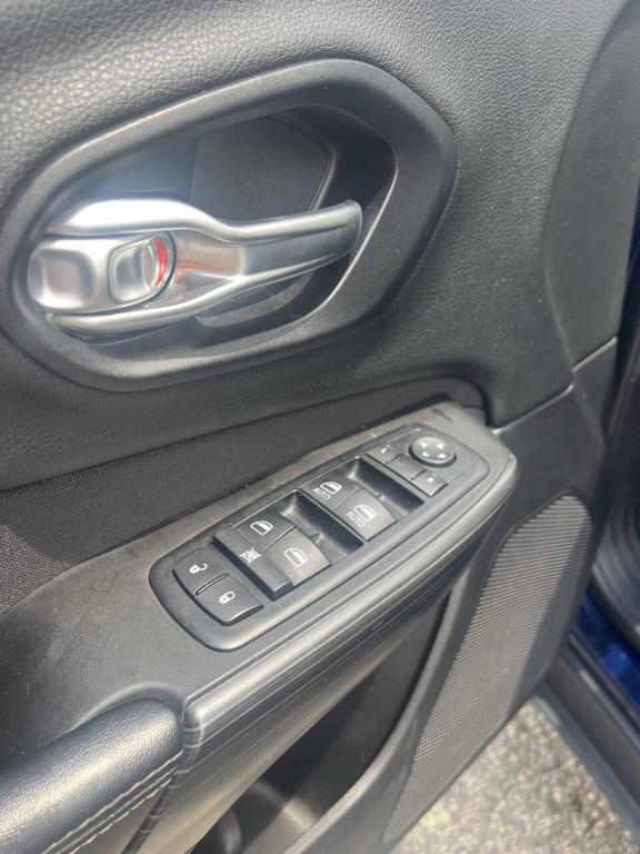 used 2014 Jeep Cherokee car, priced at $7,995