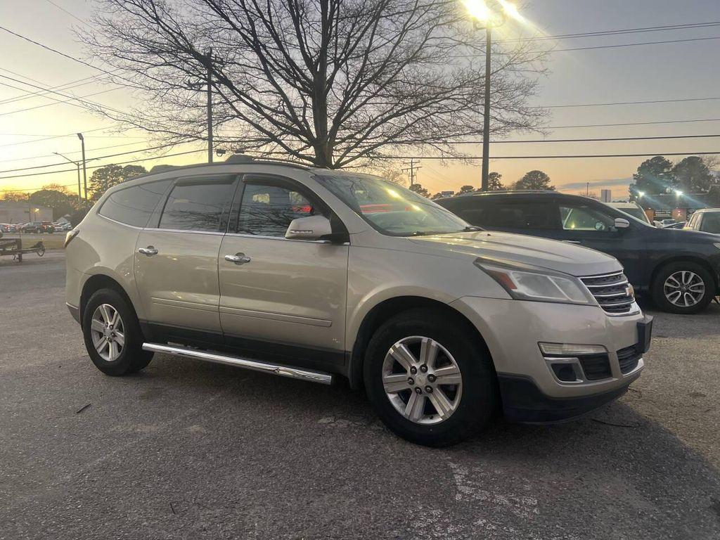 used 2014 Chevrolet Traverse car, priced at $5,995