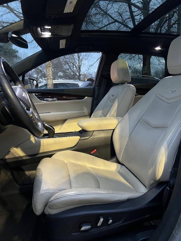 used 2017 Cadillac XT5 car, priced at $9,999