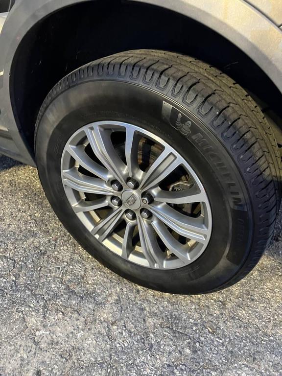 used 2017 Cadillac XT5 car, priced at $9,999