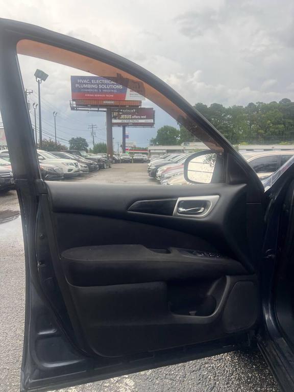 used 2013 Nissan Pathfinder car, priced at $4,499