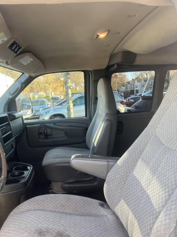 used 2009 GMC Savana 1500 car, priced at $4,995