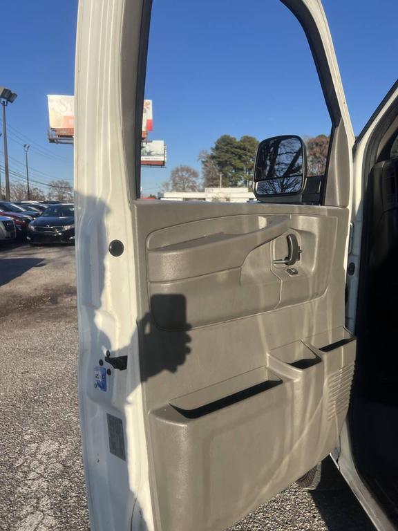 used 2009 GMC Savana 1500 car, priced at $4,995