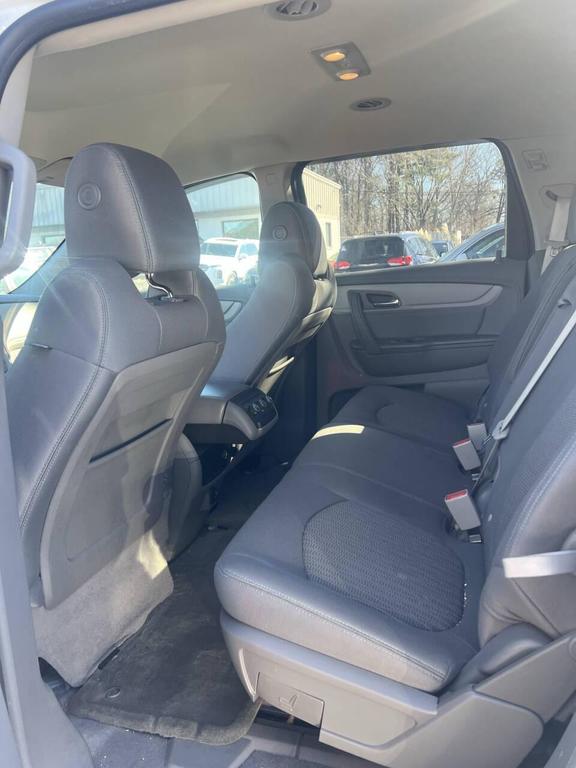 used 2017 Chevrolet Traverse car, priced at $3,995
