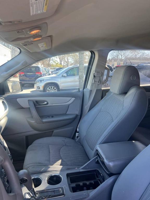 used 2017 Chevrolet Traverse car, priced at $3,995