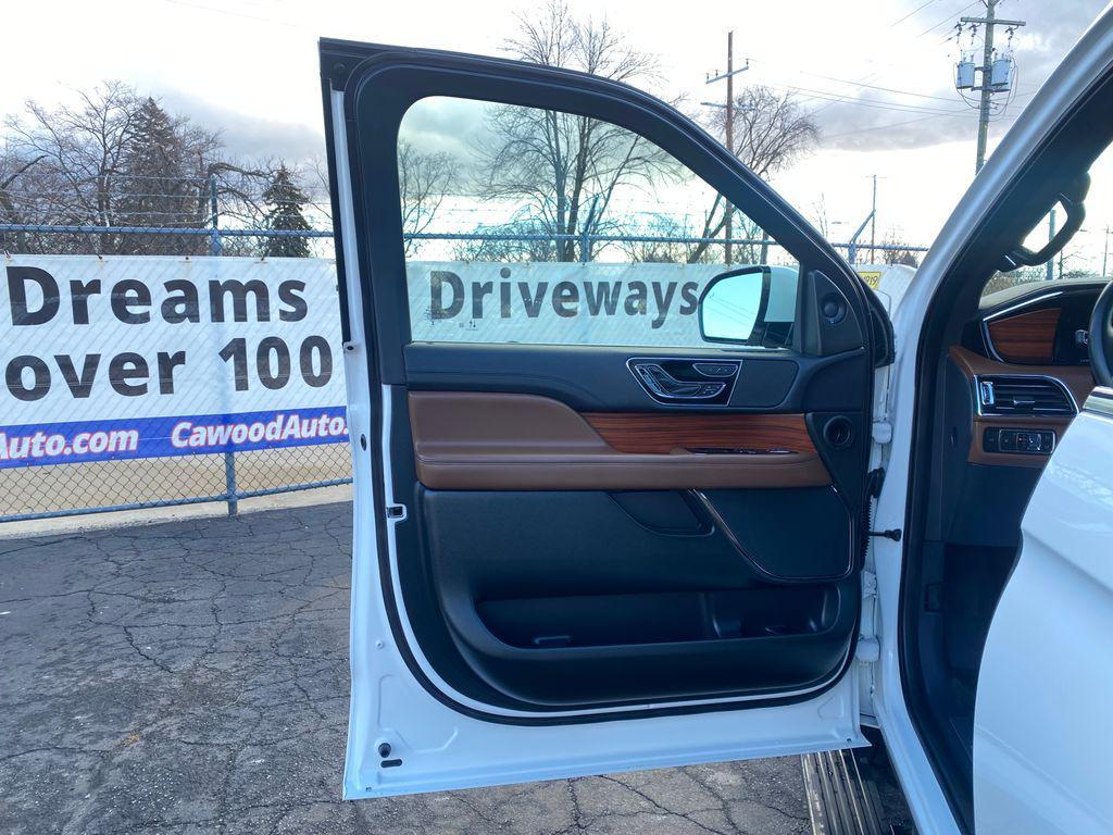 used 2024 Lincoln Navigator car, priced at $73,573