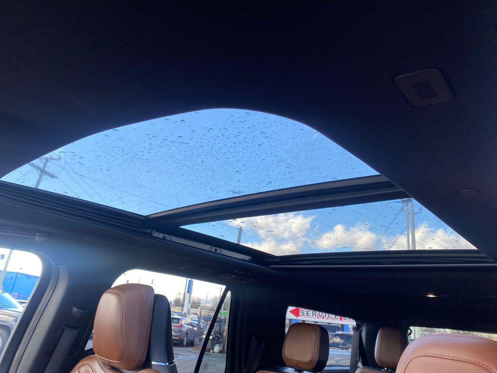 used 2024 Lincoln Navigator car, priced at $73,573