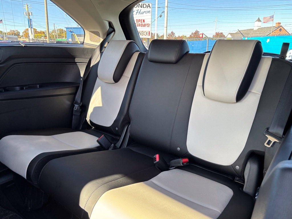 new 2027 Honda Odyssey car, priced at $53,690