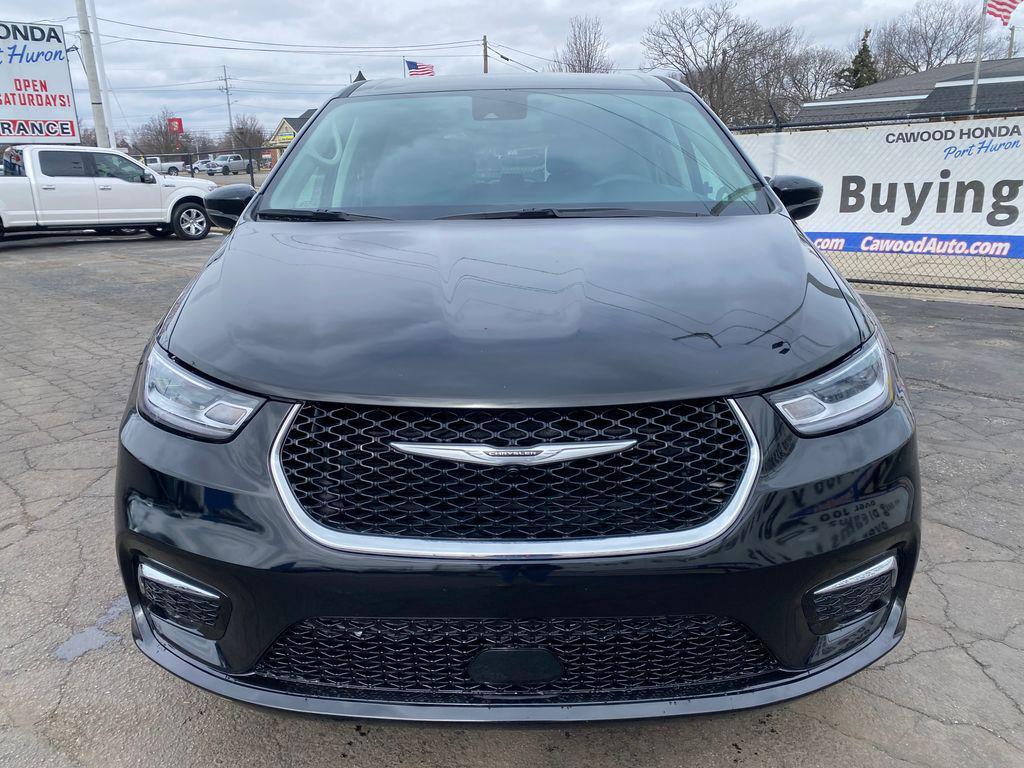 used 2024 Chrysler Pacifica car, priced at $27,513