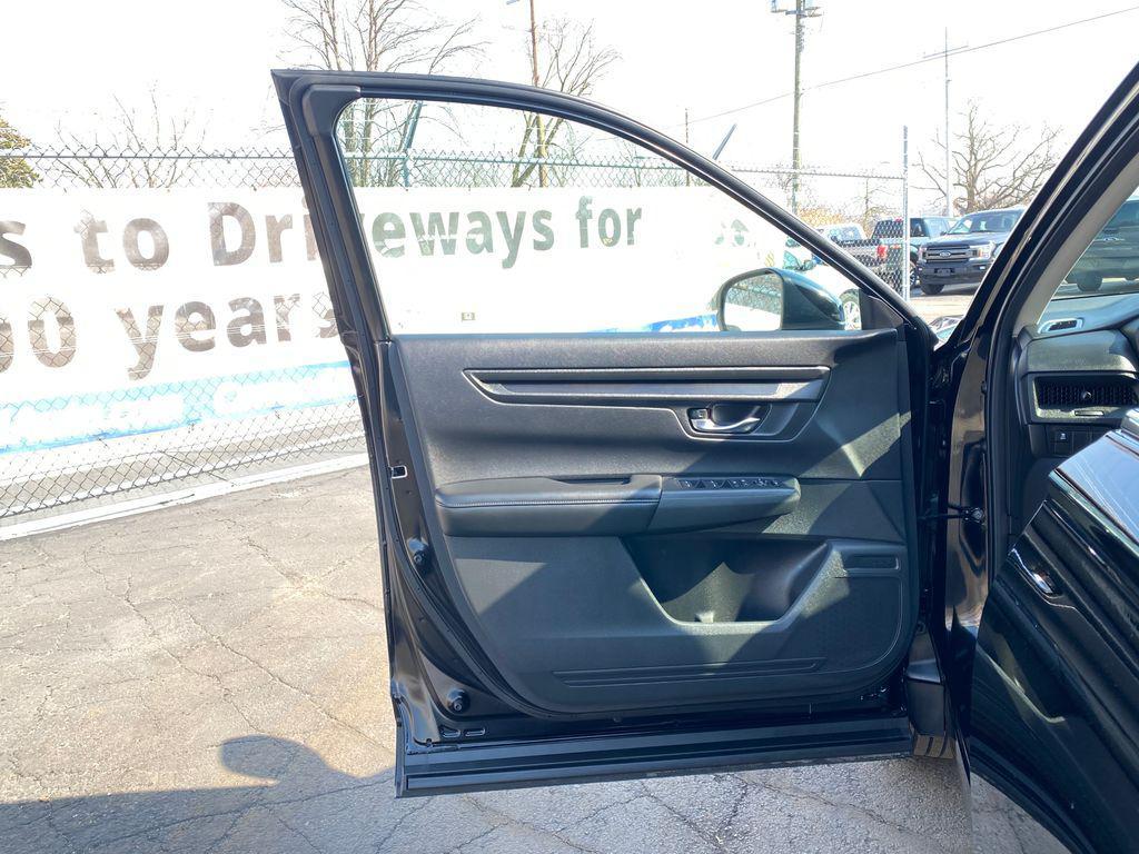 used 2025 Honda CR-V car, priced at $28,954