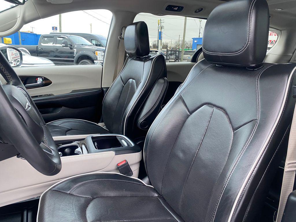 used 2023 Chrysler Pacifica Hybrid car, priced at $25,443