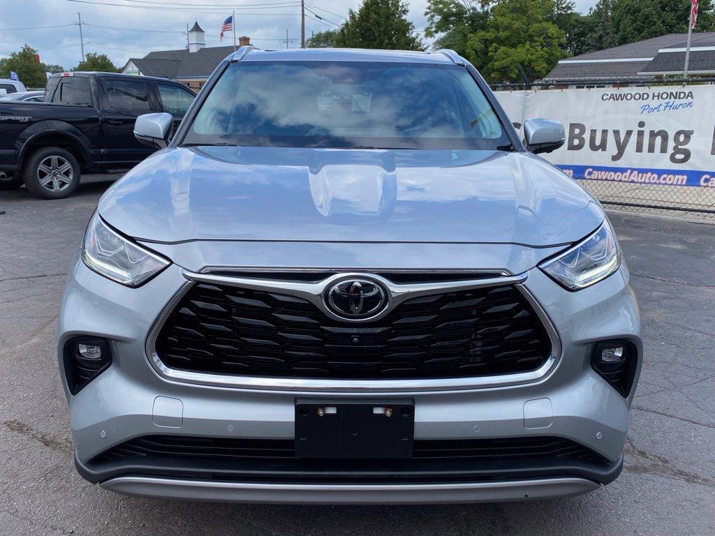used 2024 Toyota Highlander car, priced at $44,249