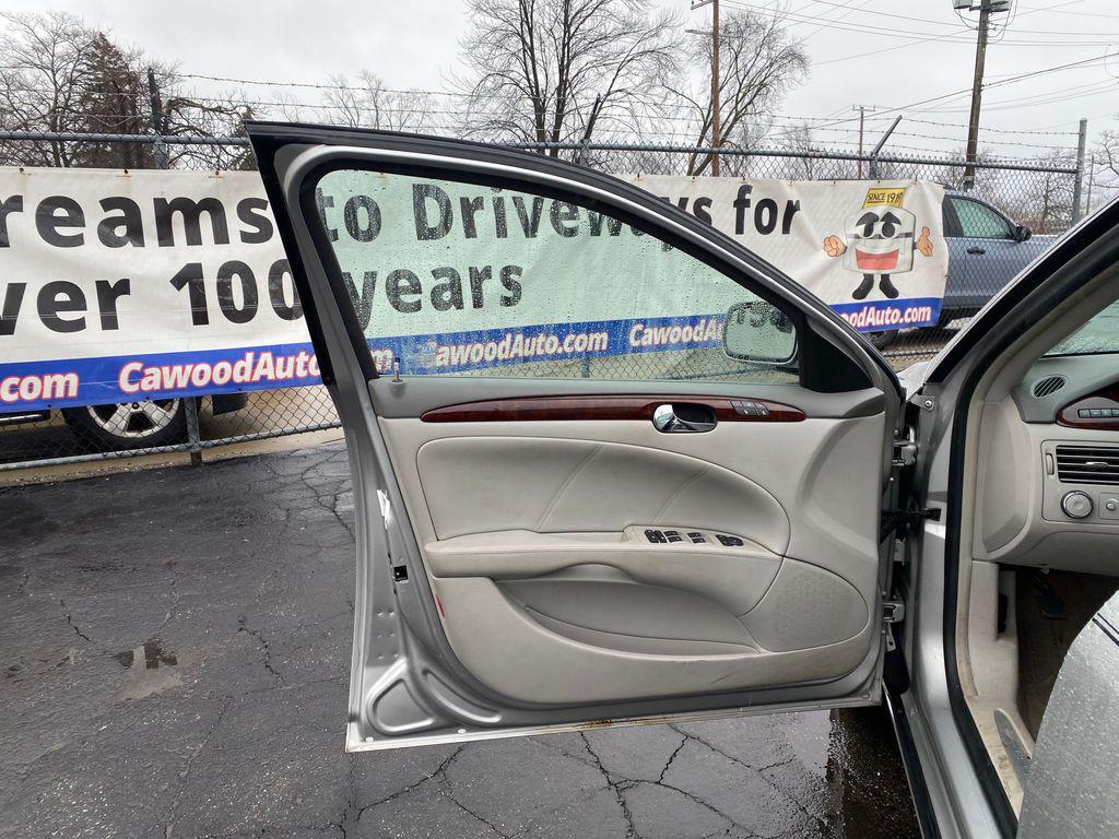 used 2007 Buick Lucerne car, priced at $6,789