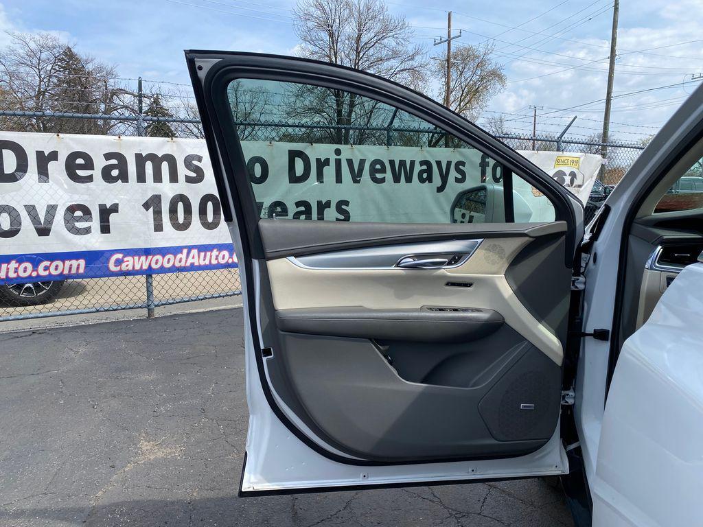 used 2019 Cadillac XT5 car, priced at $15,986