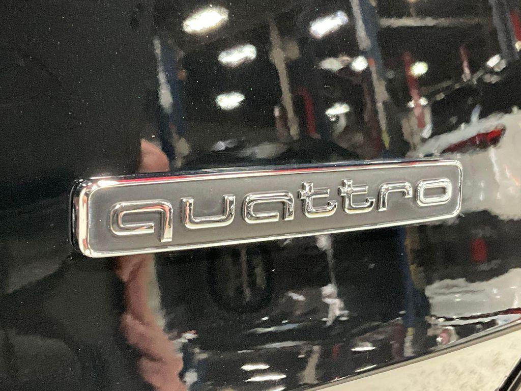 Audi Q3 view 29