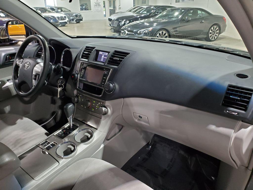 used 2013 Toyota Highlander car, priced at $11,989