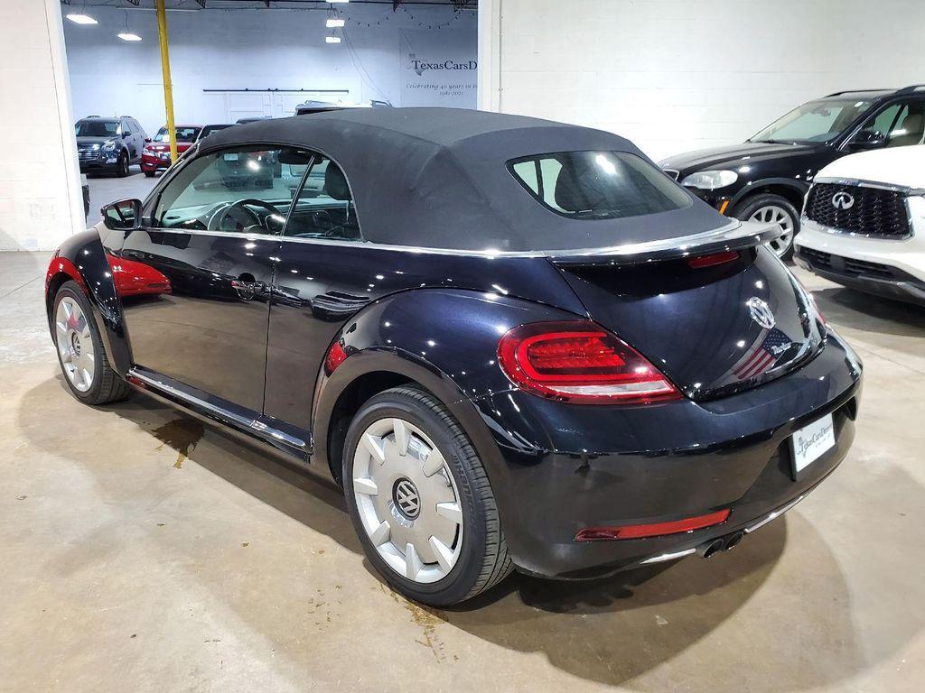 2019 Deep Black Pearl/Black Roof Volkswagen Beetle