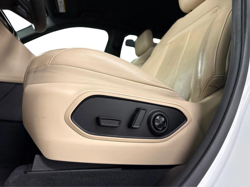 used 2023 Jeep Grand Cherokee car, priced at $33,999