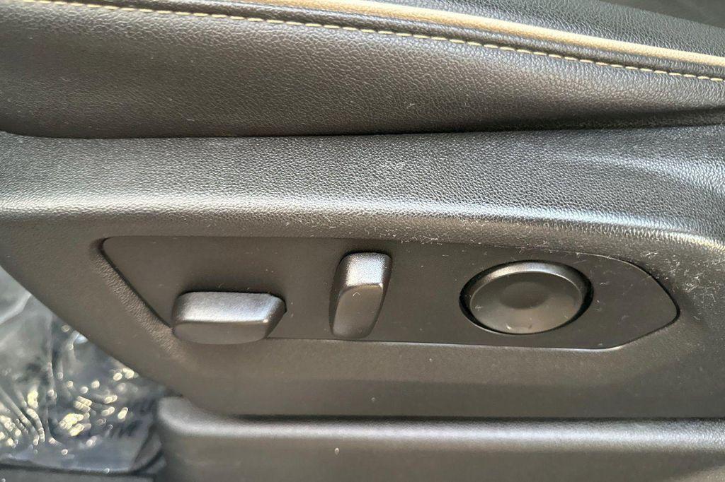 used 2021 GMC Yukon XL car, priced at $41,728