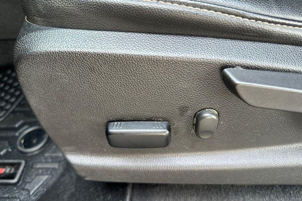 used 2022 GMC Canyon car, priced at $30,640