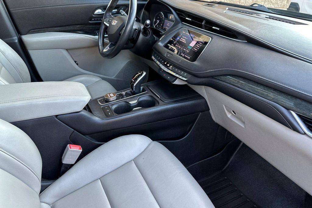 used 2020 Cadillac XT4 car, priced at $22,664