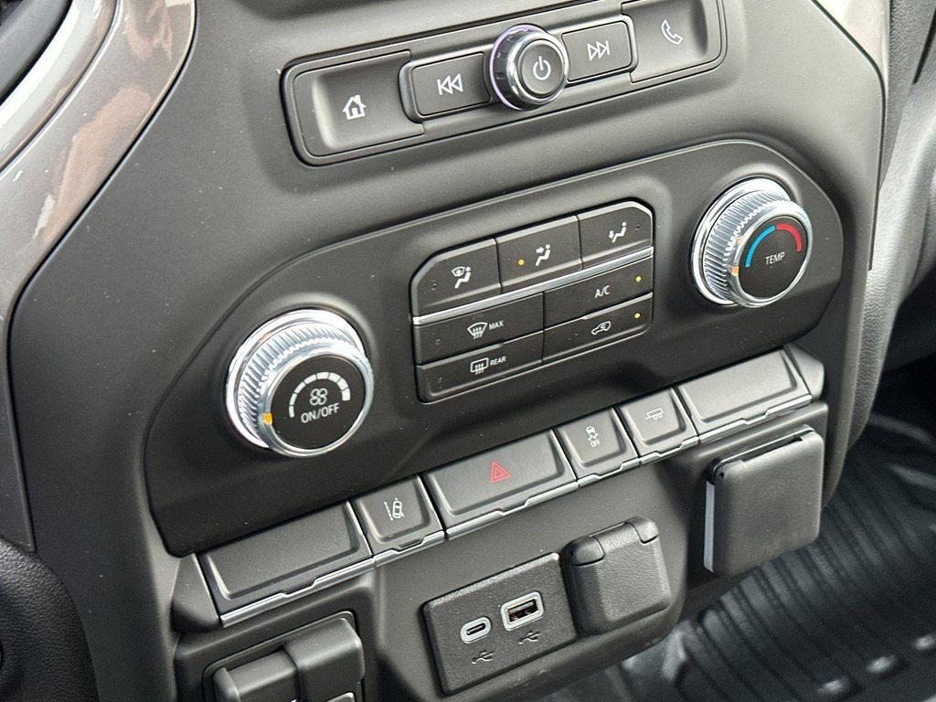 new 2026 GMC Sierra 3500 car, priced at $52,178